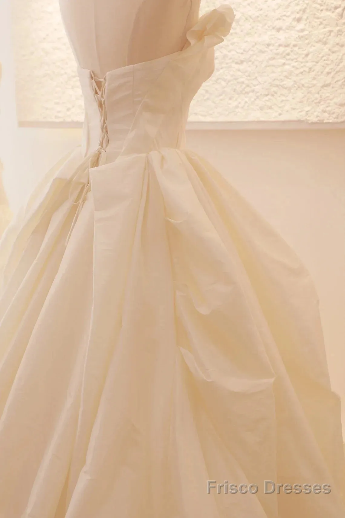 Beige Wedding Dress Strapless Sleeveless A-Line Full Bridal Dress Sophisticated Wedding Gown With Train